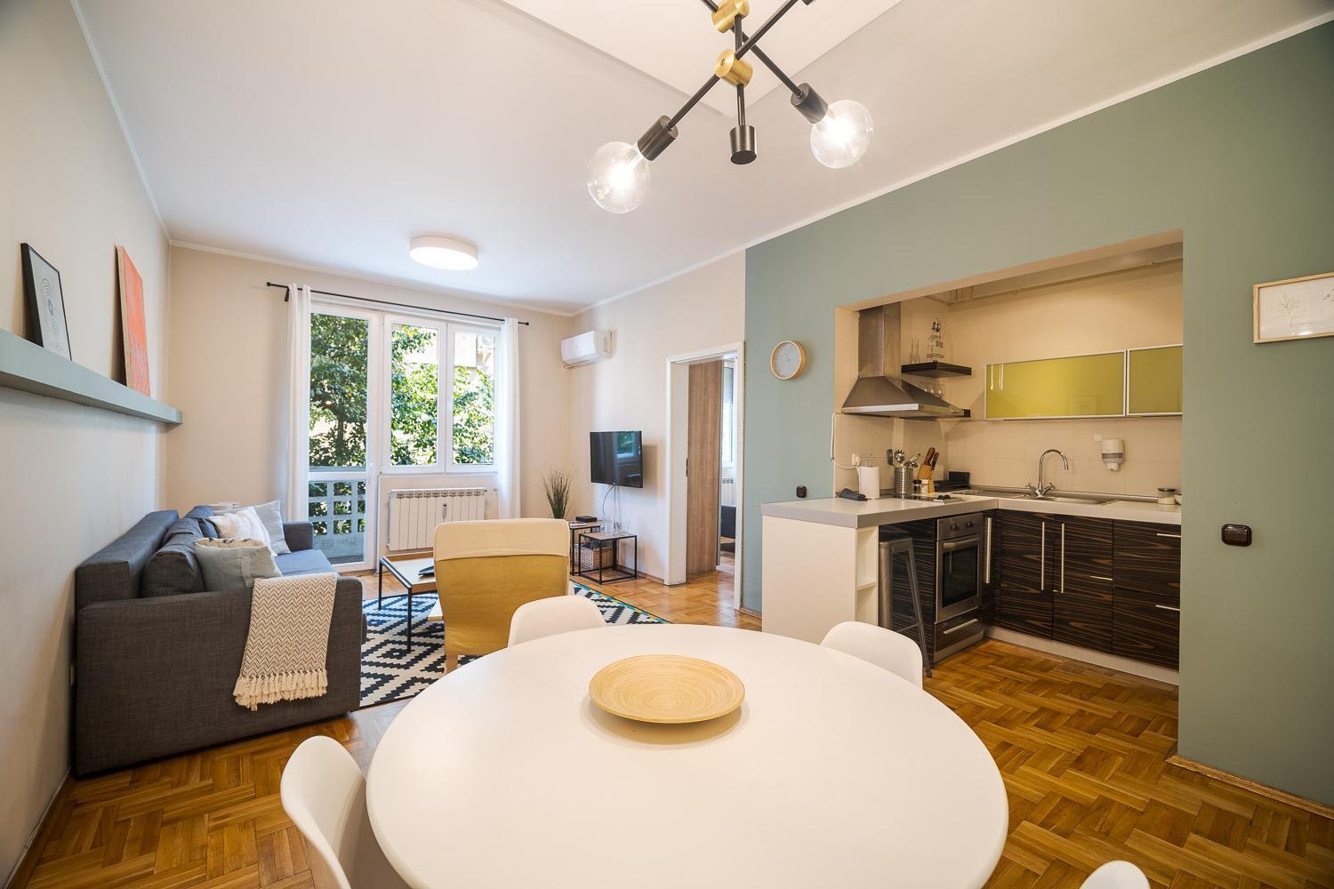 Cozy 1 Bdrm, Top Center, Solunska Near Vitoshka Street София Екстериор снимка