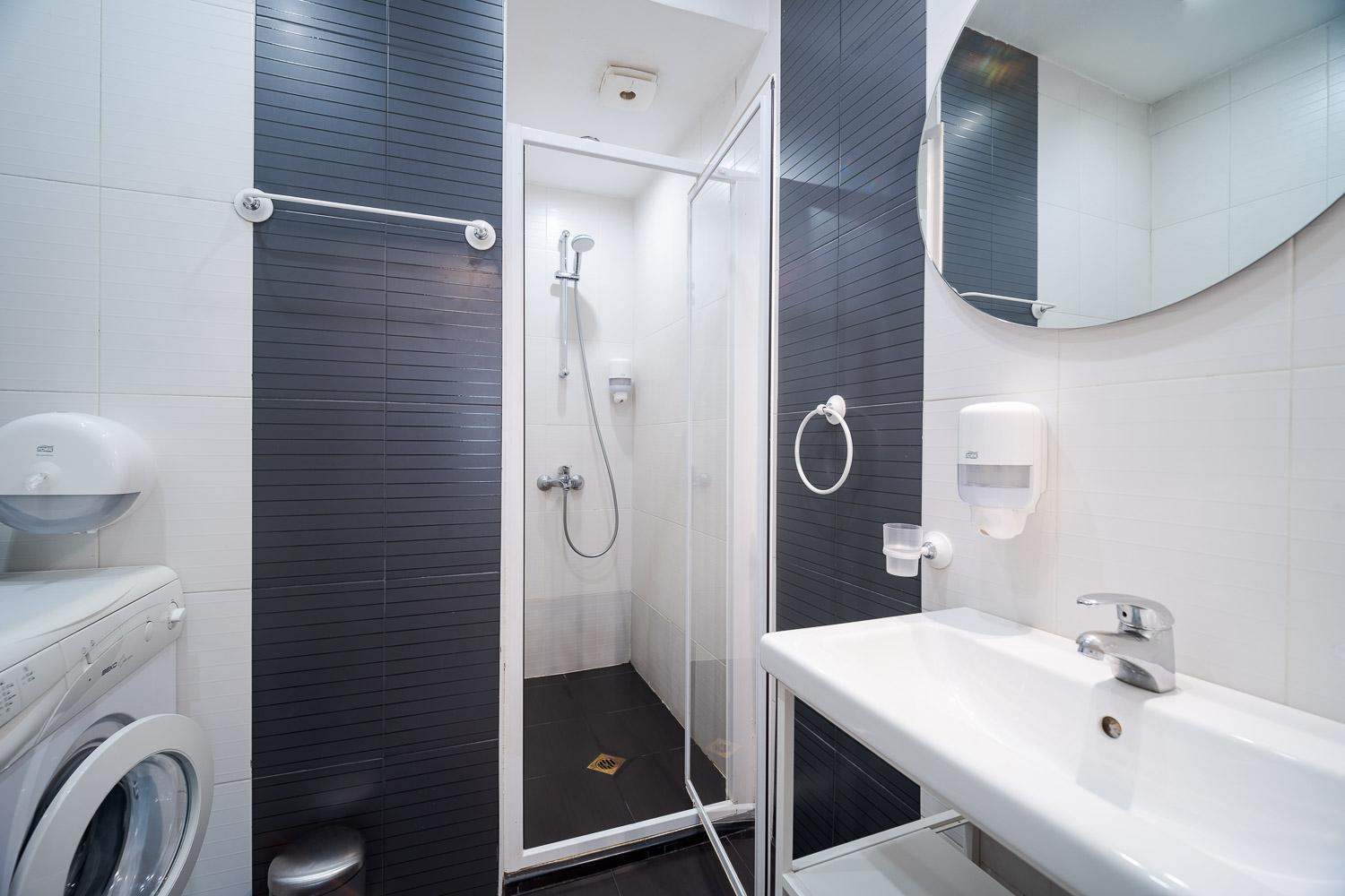 Cozy 1 Bdrm, Top Center, Solunska Near Vitoshka Street София Екстериор снимка